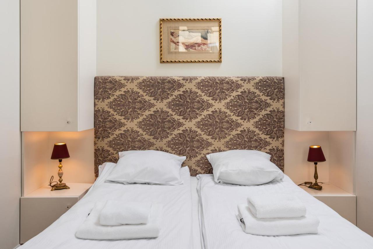 Classy Old Town Suites - By Upstairs Cracovia Exterior foto